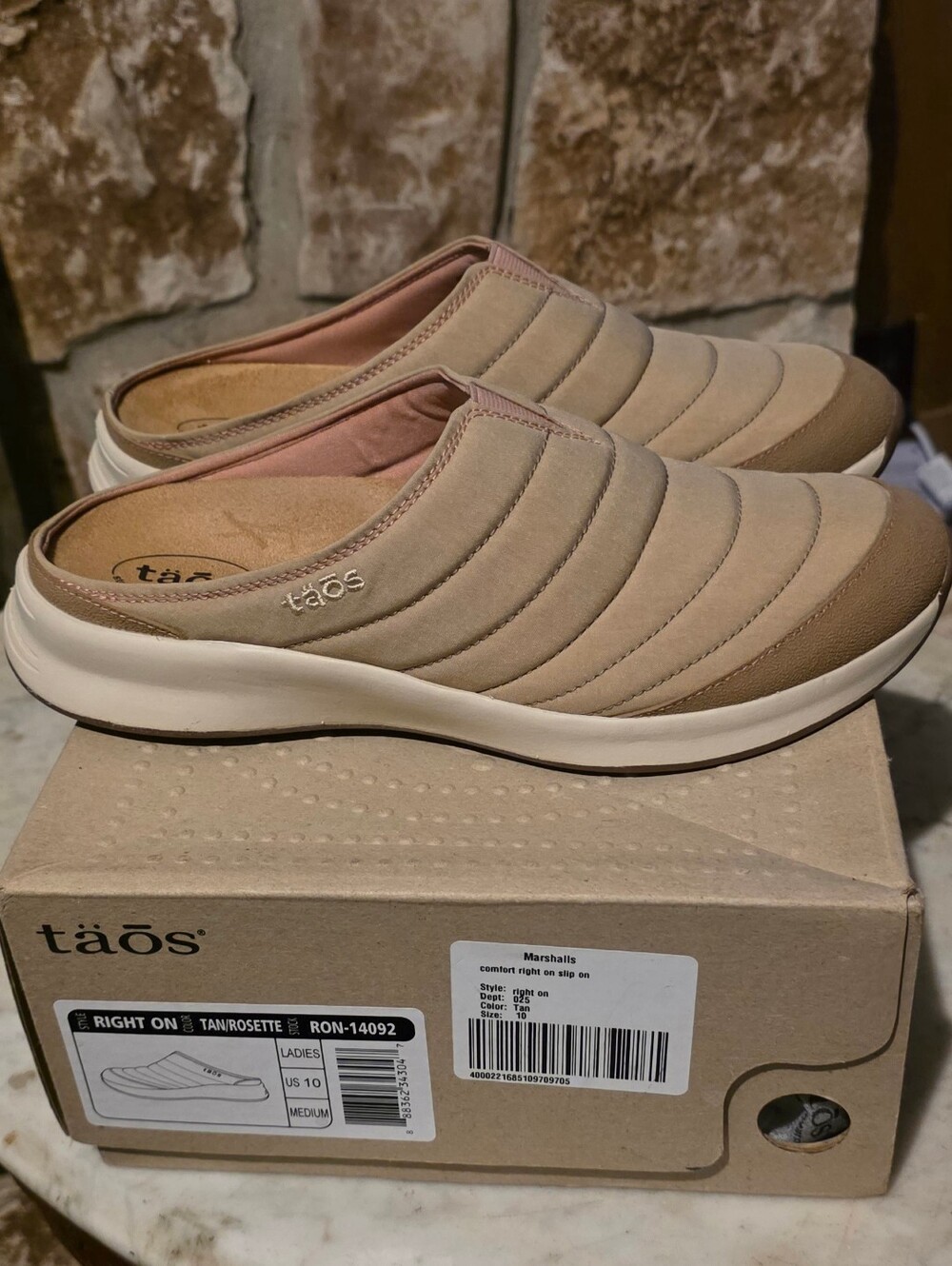 Almost New Taos Right On Slip On Mule Sneaker Size 10